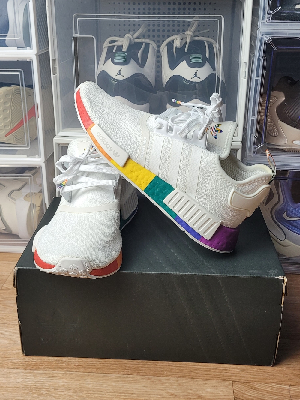 Size 7 Adidas NMD_R1 Pride Cloud White Rainbow Mens Athletic Shoes FY9024
